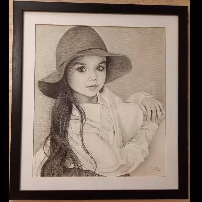 تابلو نقاشی دختر  تکنیک سیاه قلم روی مقوای بافت دار سایز 40 در 46 
