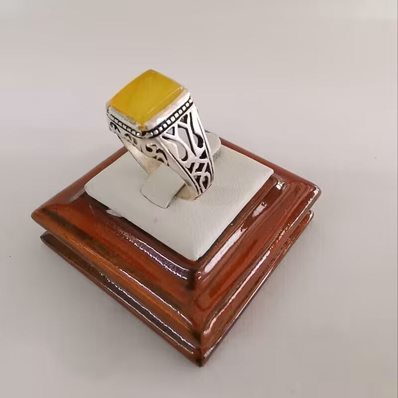 75-انگشتر نقره عقیق زرد با دعای شرف الشمس کد 13