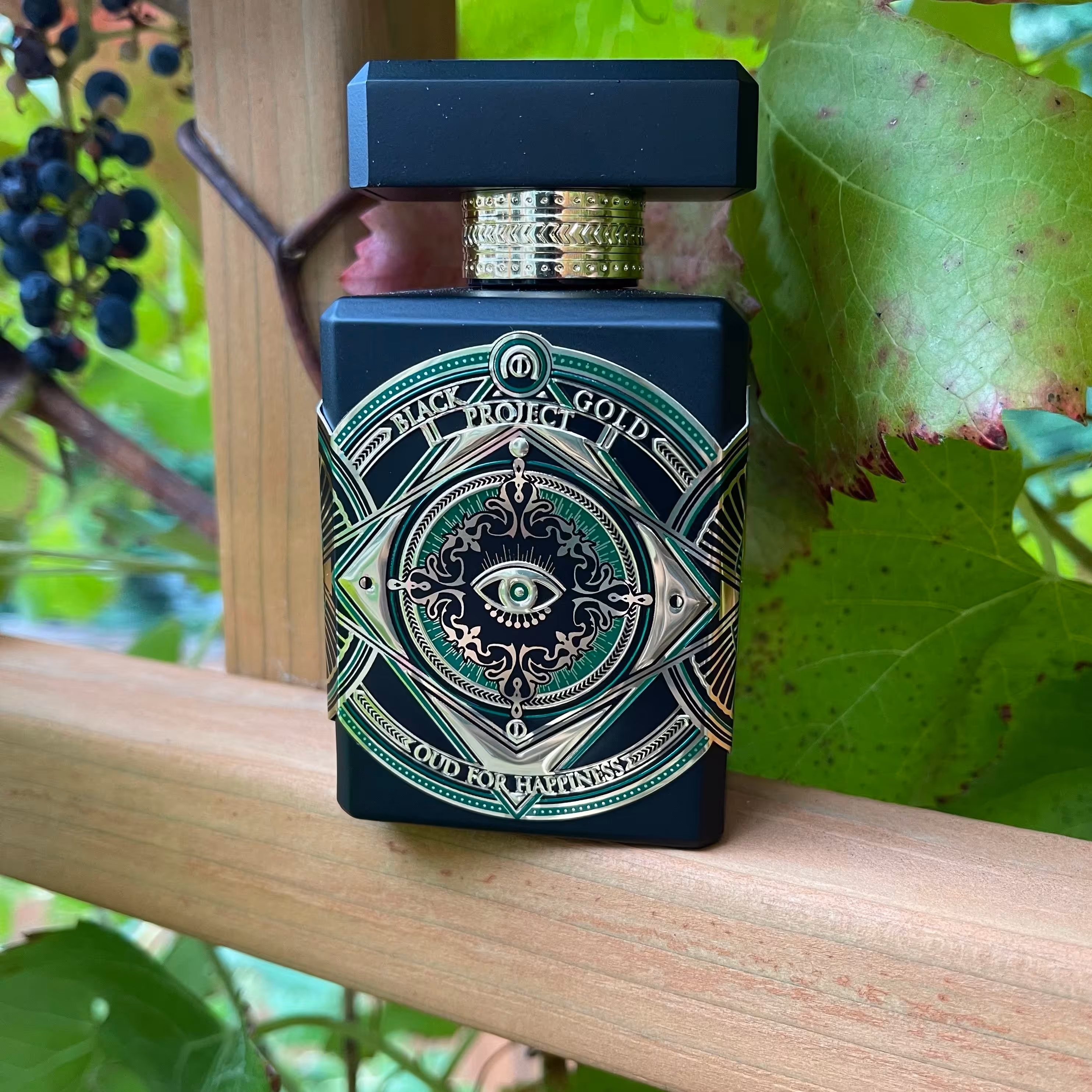 عطر ادکلن اینیشیو پرایوز عود فور هپینس     Initio parfums prives oud for happiness