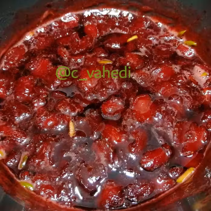 مربای توت فرنگی خانگی تازه ،بدون مواد افزودنی 250 گرمی