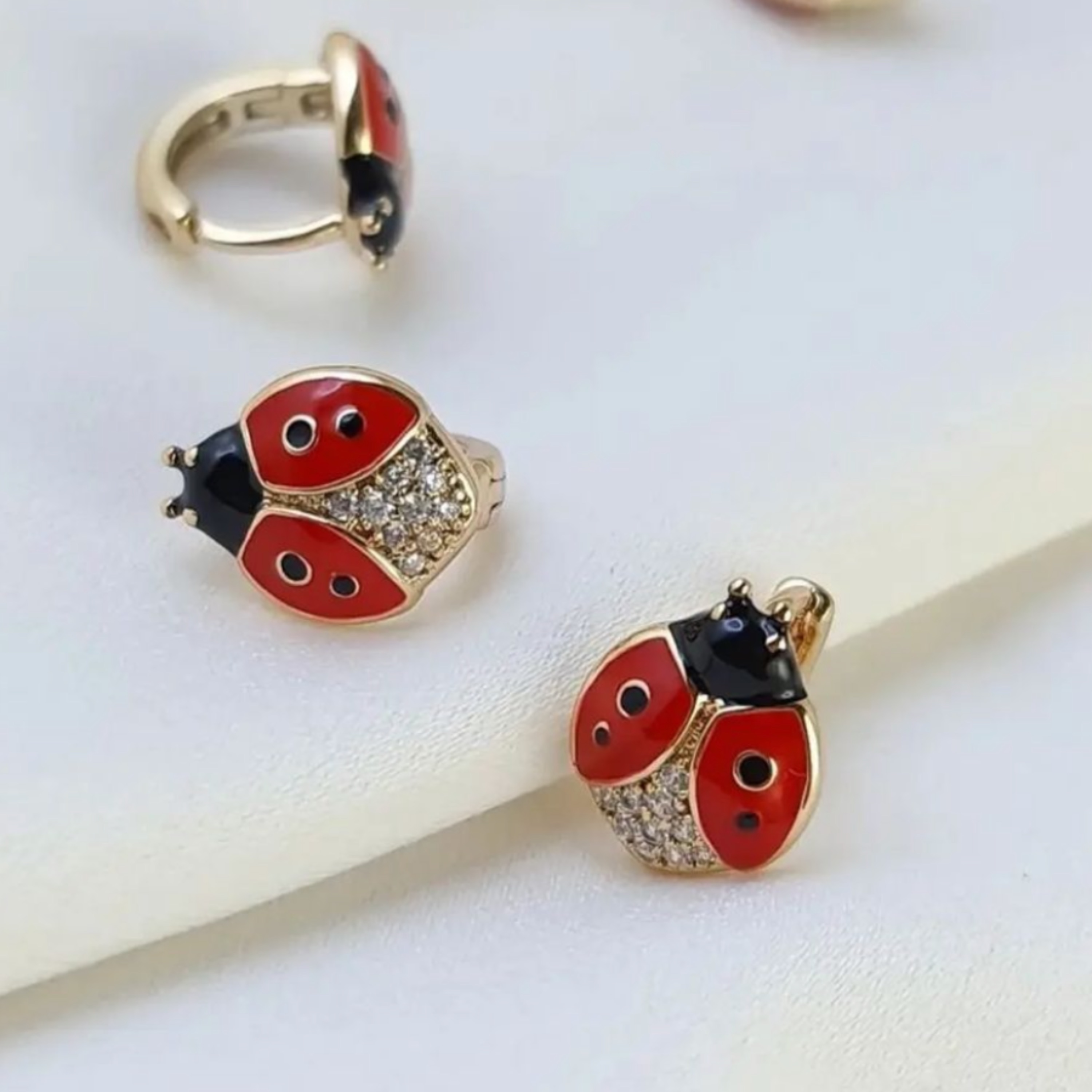 گوشواره حلقه ای کفشدوزک ژوپینگ 2