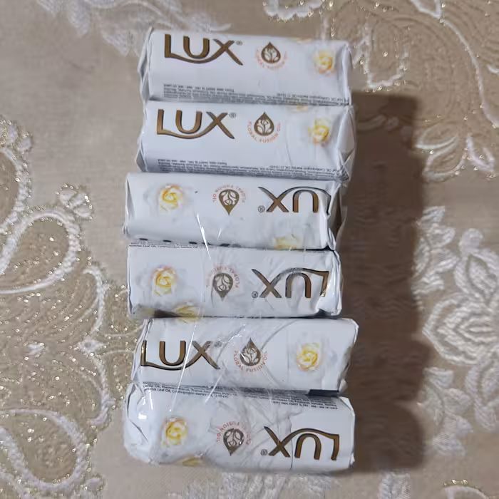 صابون لوکس خارجی 6عددی اصل تاریخ جدید با رایحه گل رز سفید 80 گرمی