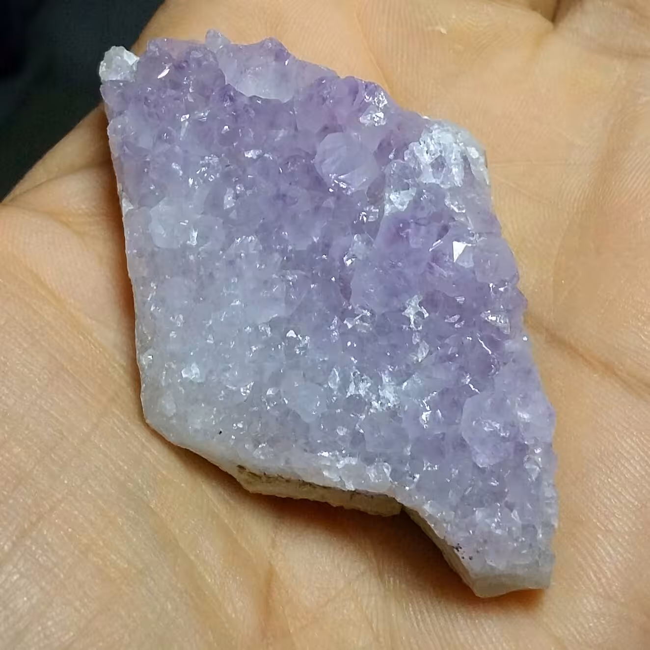 سنگ راف آمیتیس بلور درشت پر رنگ بسیار زیبا دیدنی کاملا طبیعی شاهکار خلقت خااااص
کد 9778