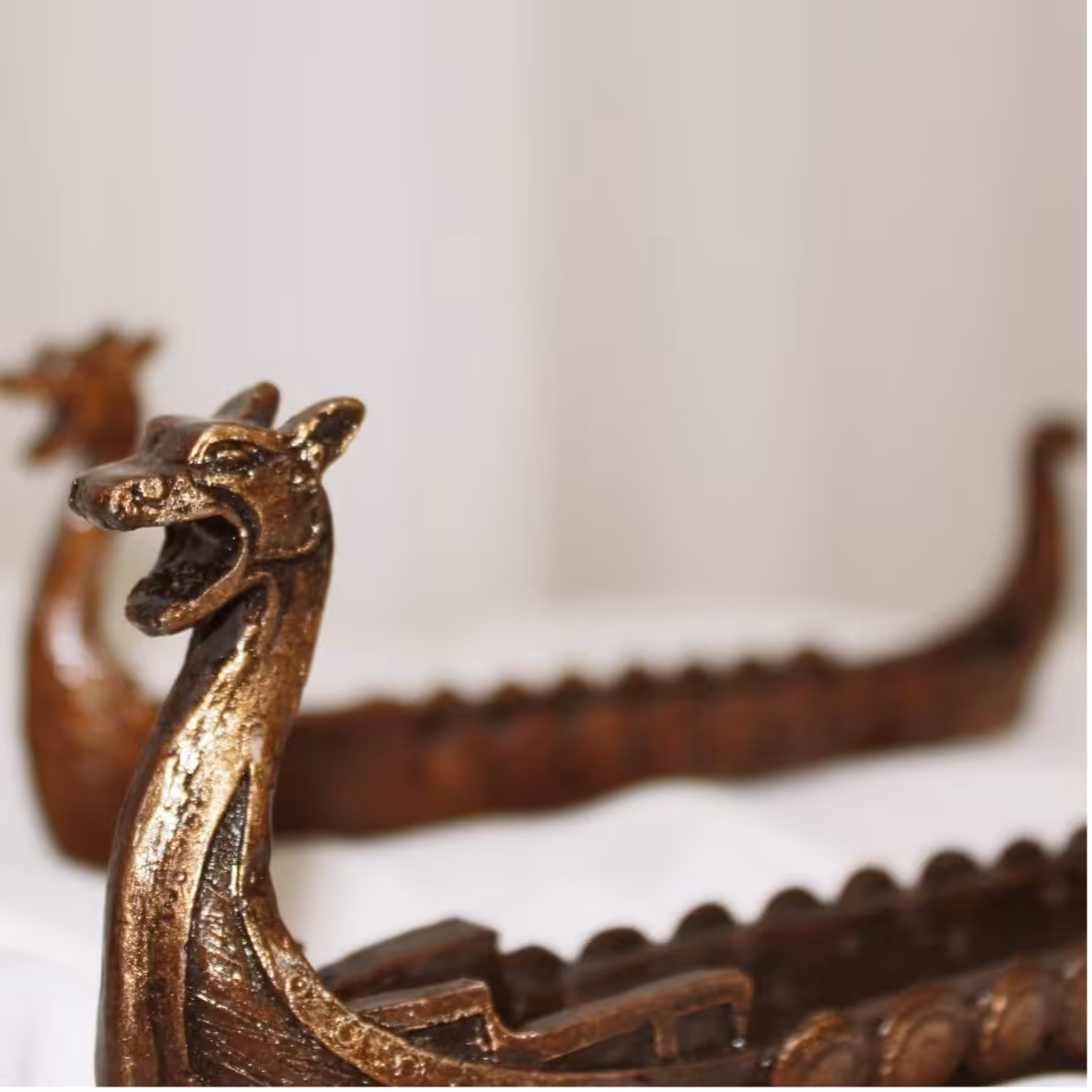 جاعودی  مدل وایکینگ کد 043 تک سایز رنگ برنزی  وطلایی