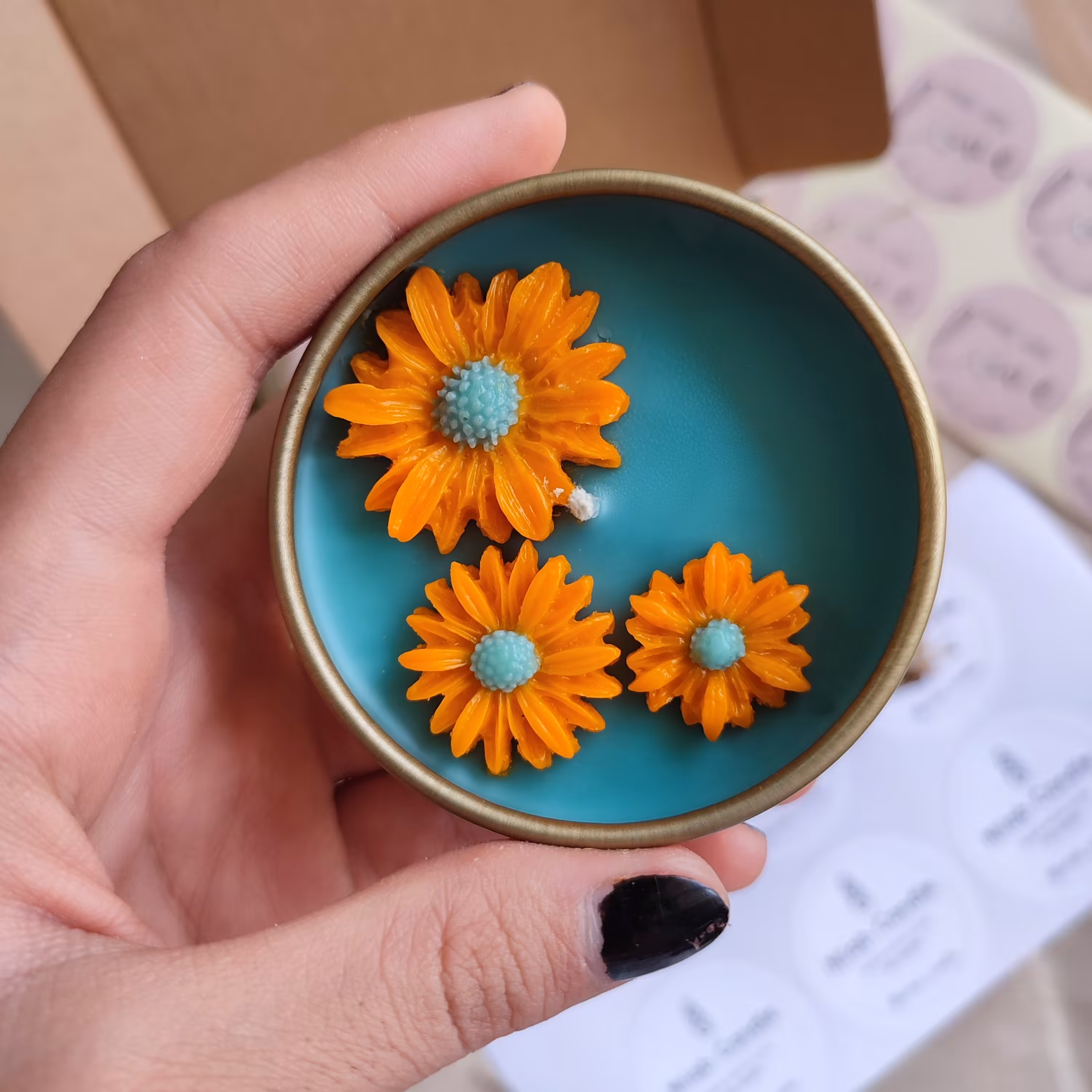 شمع قوطی فلزی ساخته شده با سافت سوی وکس