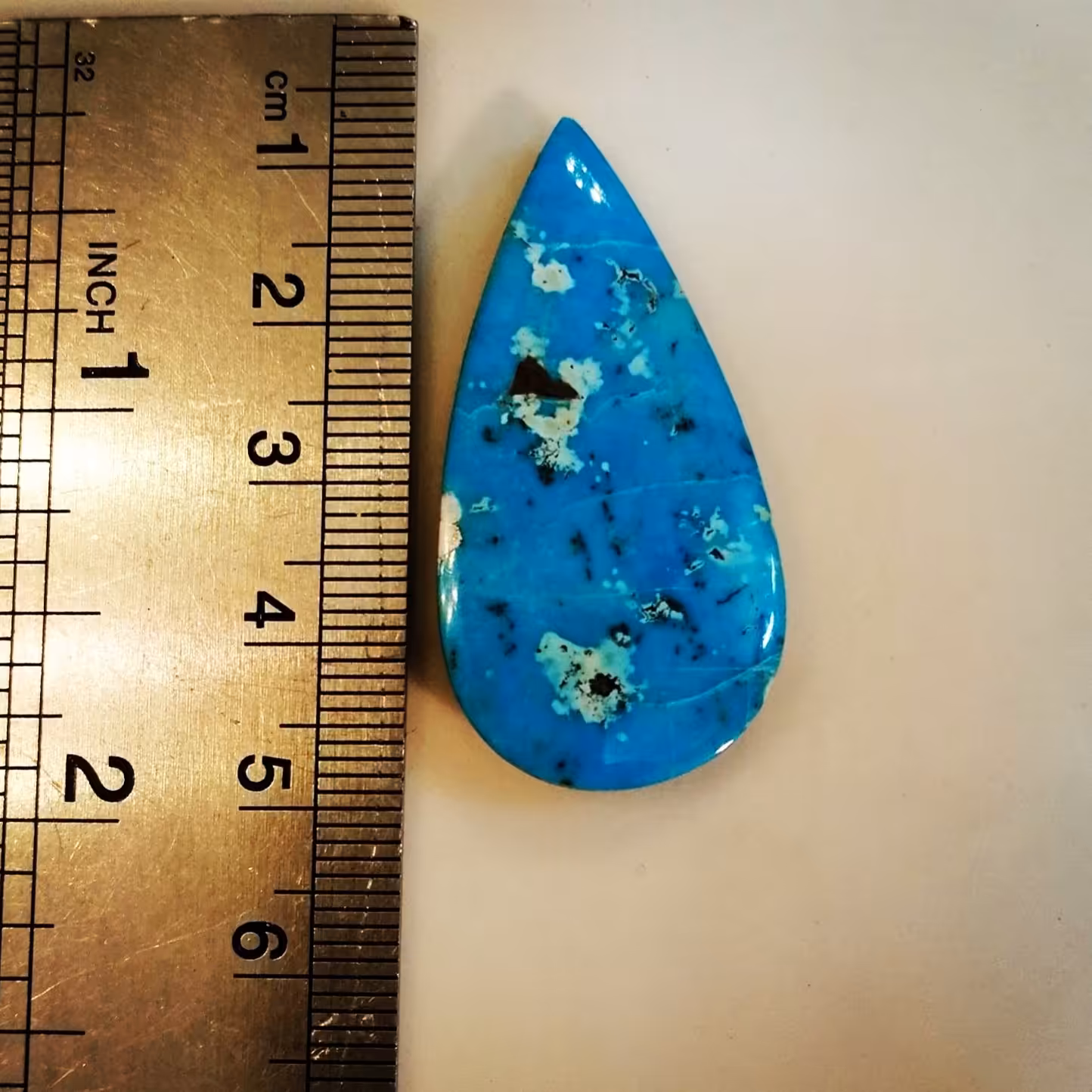 نگین فیروزه اشکی