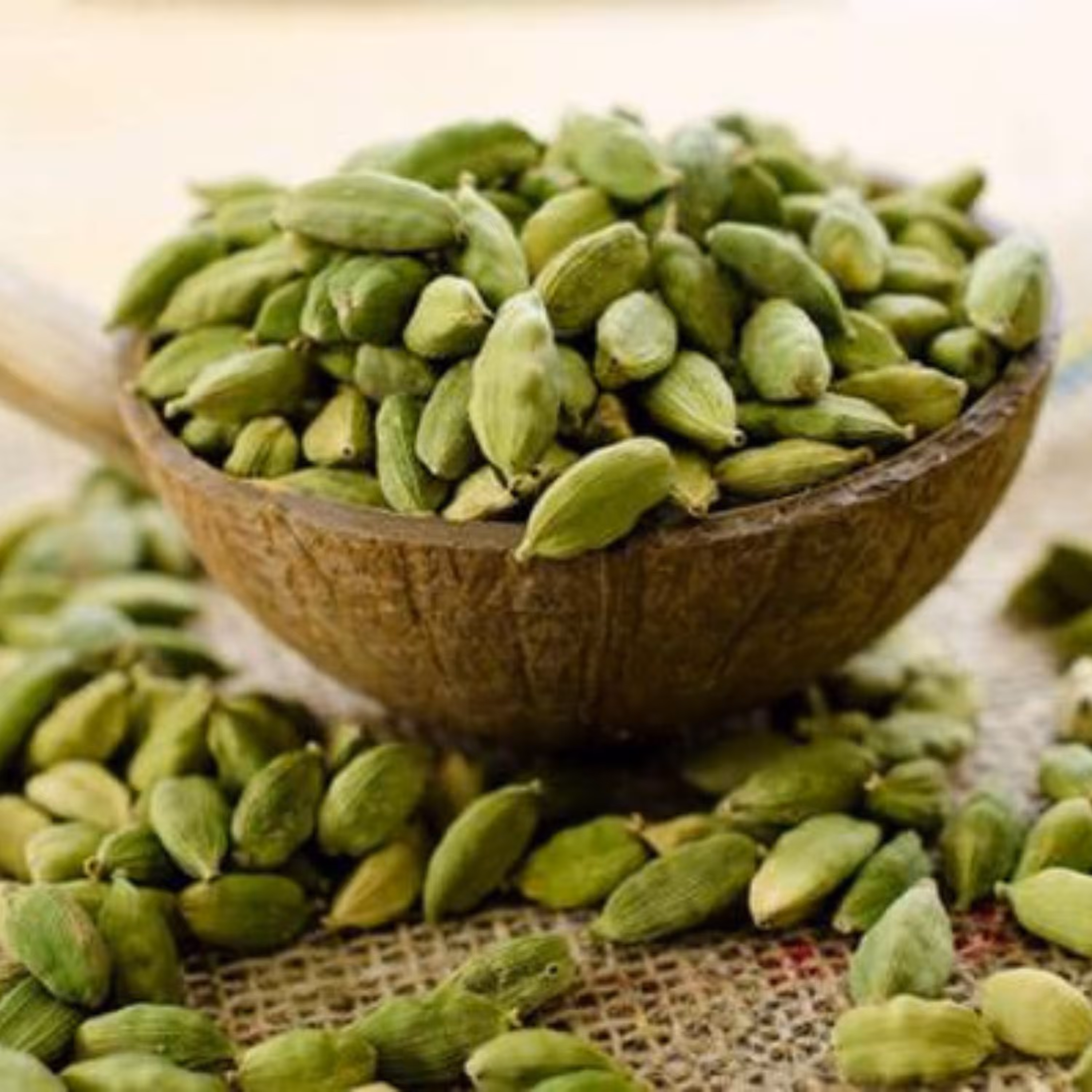 هل سبز اعلاء یک کیلو ( ارسال رایگان )