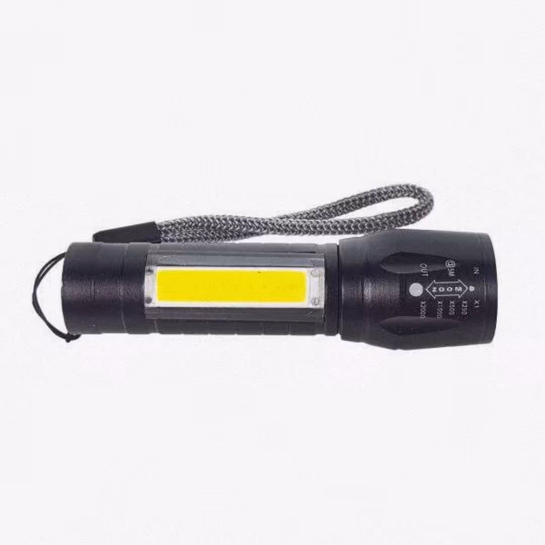 چراغ قوه دستی شارژی ضد آب 002 دارای قاب مقاوم ومستخکم که در هرکجا میتوانید از چراغ قوه خود استفاده کنید