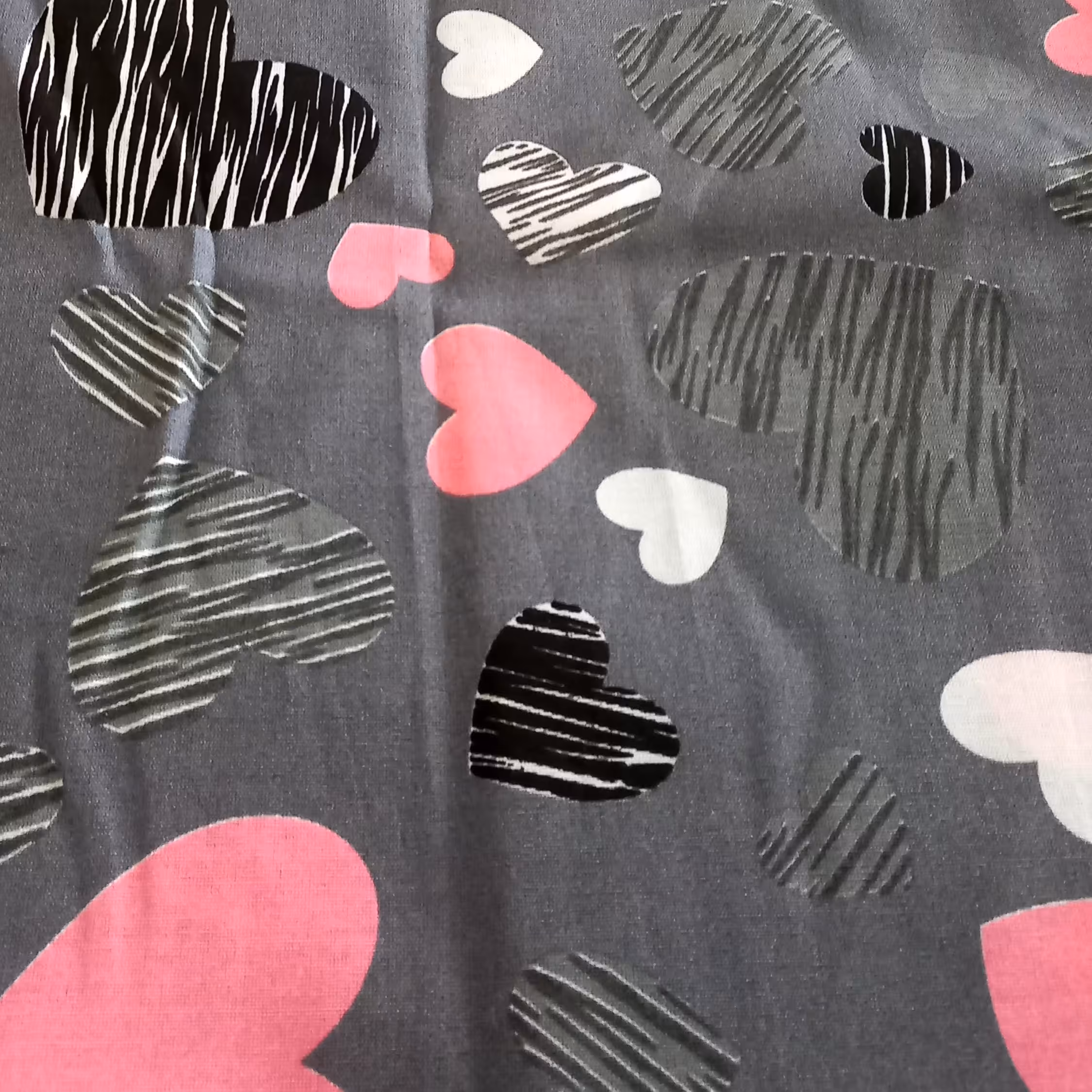 پارچه تترون نخ قلبی صورتی