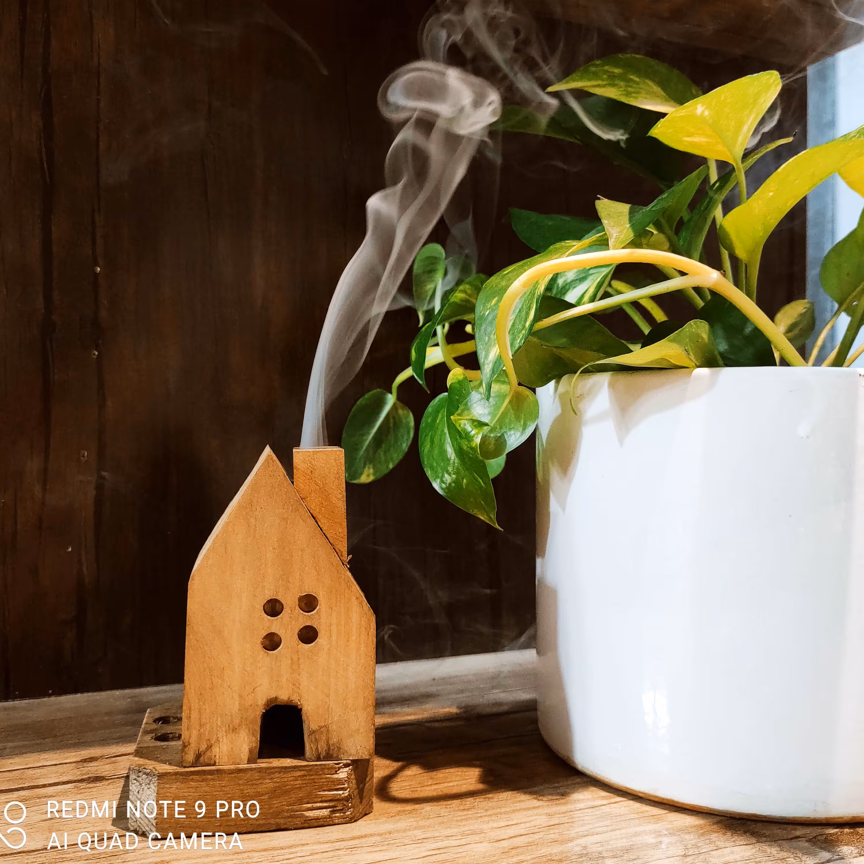 کلبه جا عودی .در ابعاد4سانت در 4سانت و ارتفاع 6سانت .یه کار کاربردی و میوه که اتون رو معتر میکنه