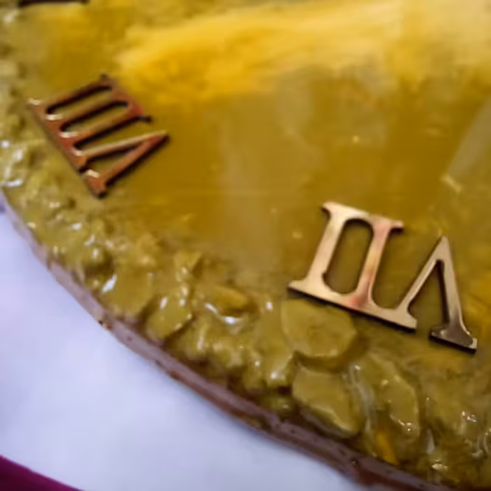 ساعت رزینی چند لایه رزین کاری شده با سنگهای طبیعی 