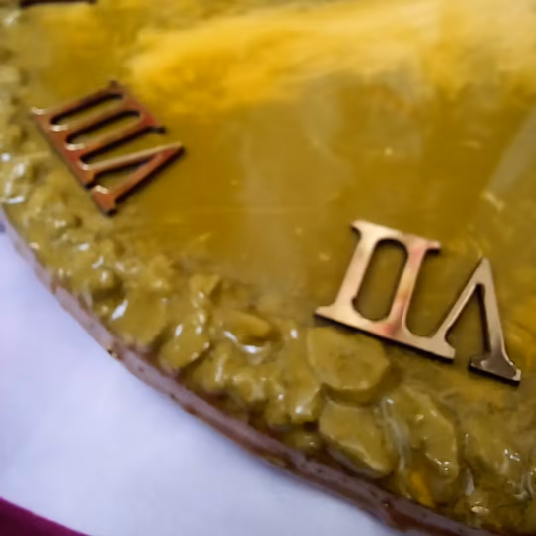 ساعت رزینی چند لایه رزین کاری شده با سنگهای طبیعی 