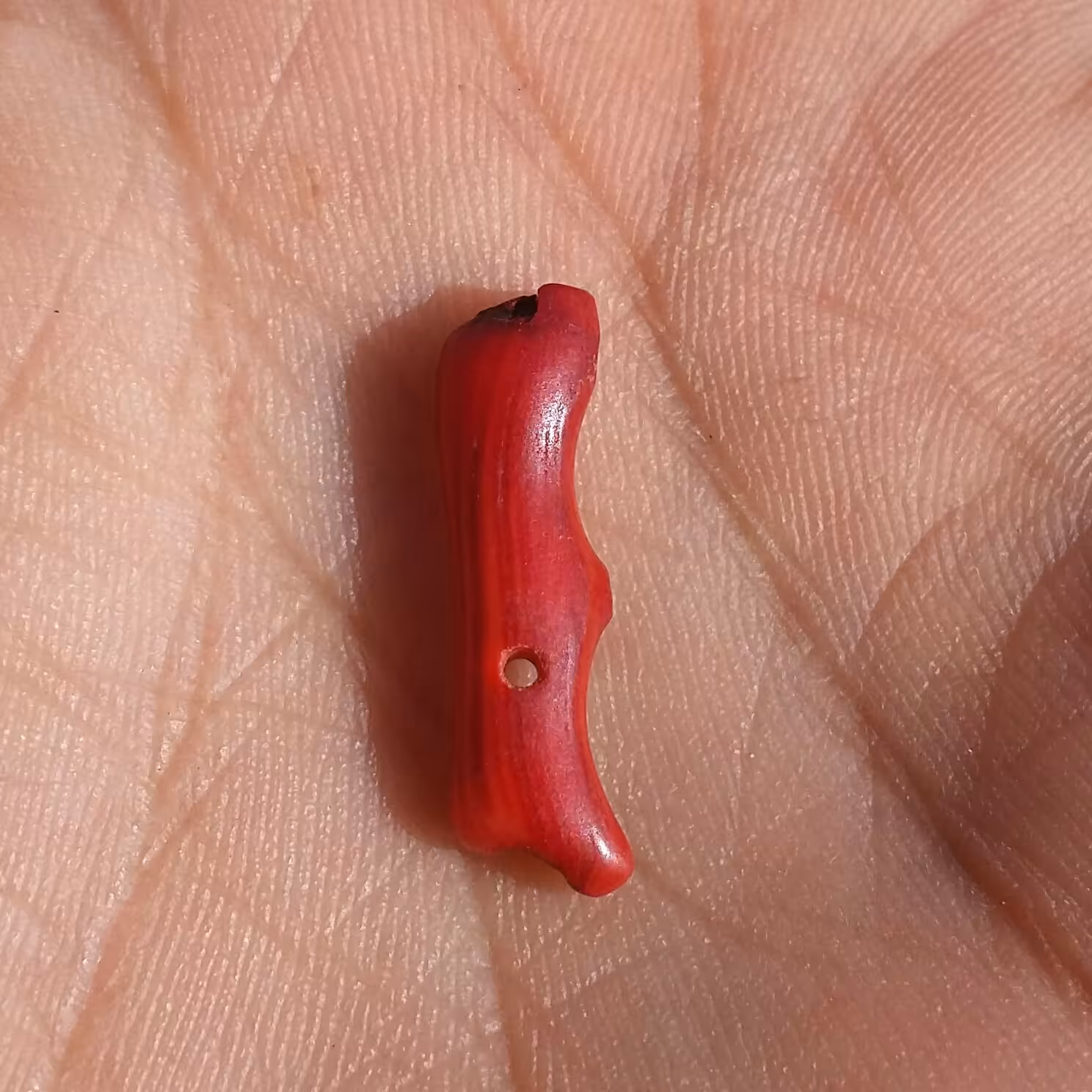 سنگ مرجان سرخ سوراخ دار مناسب آویز شاهکار خلقت بی نظیییر
کد 10346