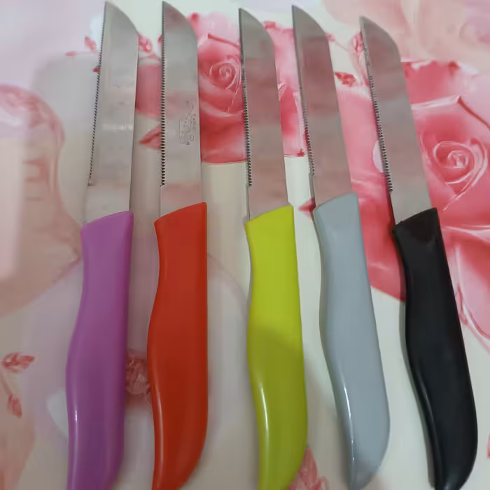 کارد اره ای، رنگبندی متنوع