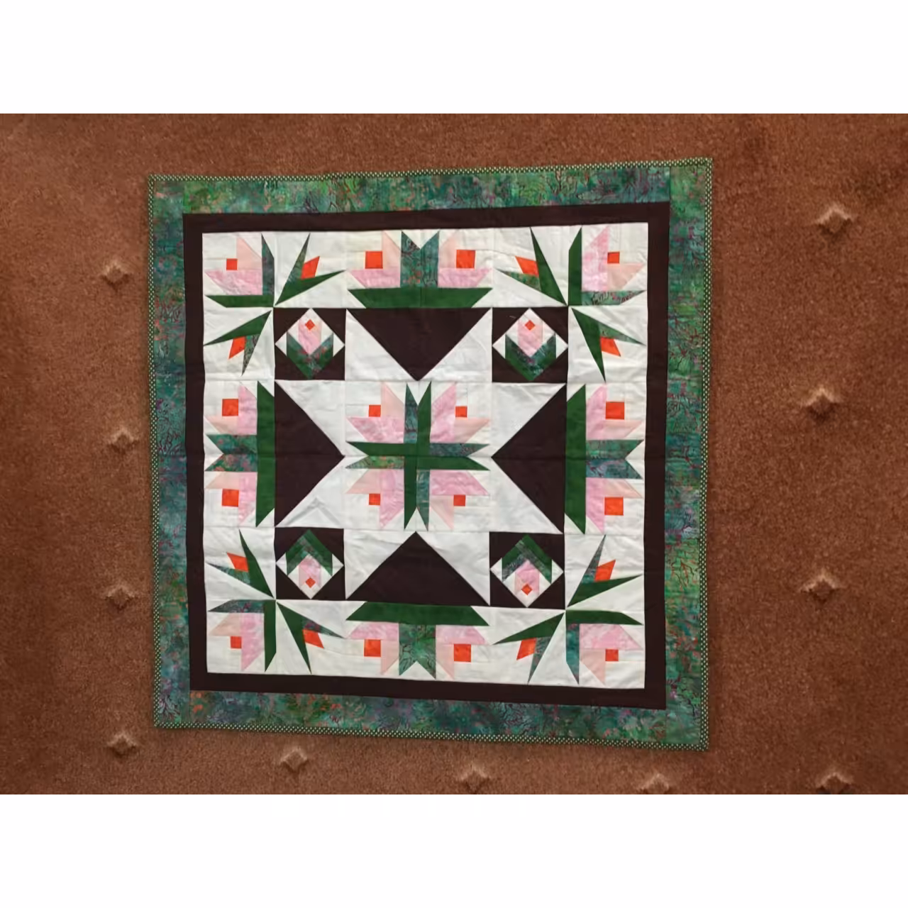 رومیزی طرح گل لاله سایز 75x75 سانتی متر