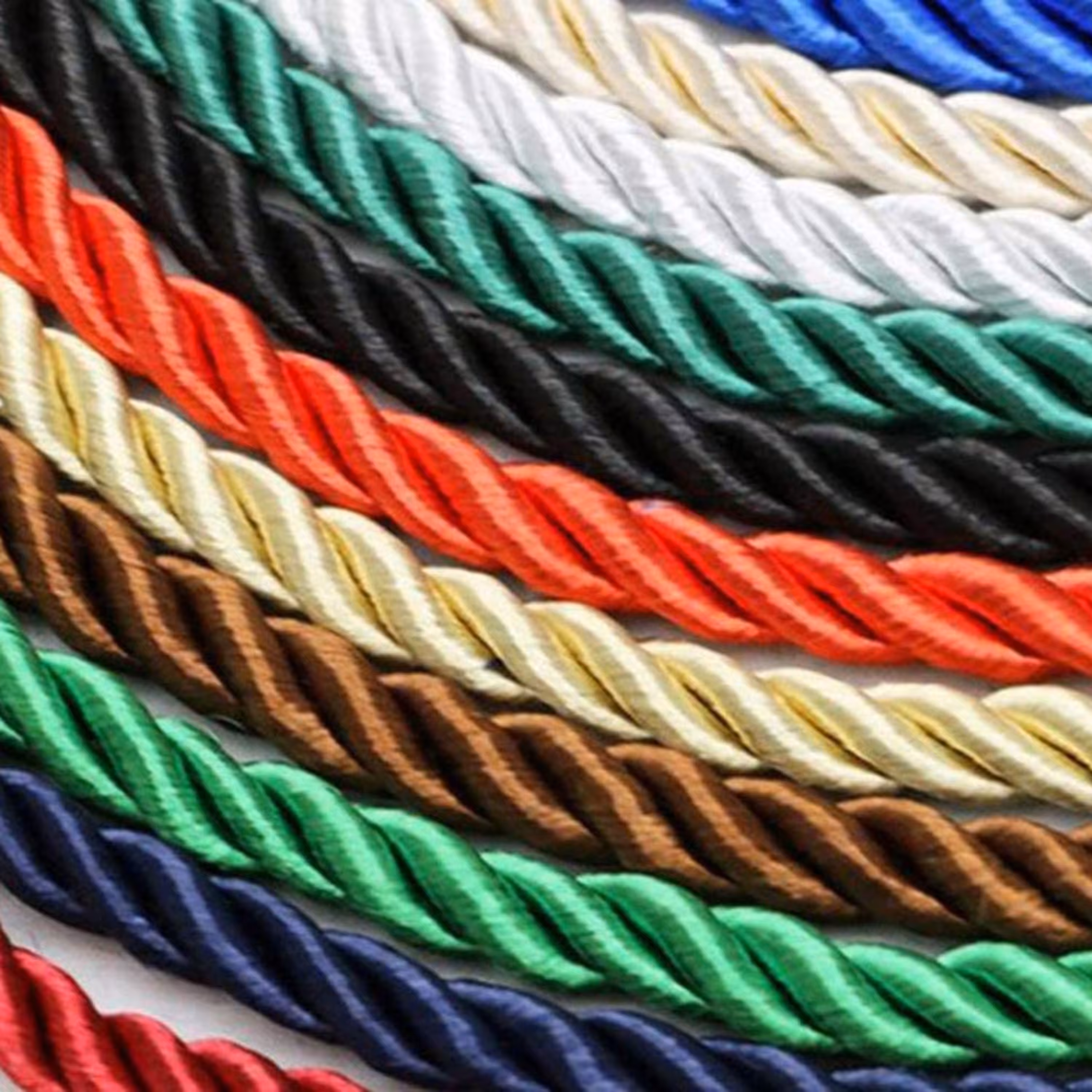 قیطان ابریشمی ضخامت 5 میلیمتر و طول 45 متر