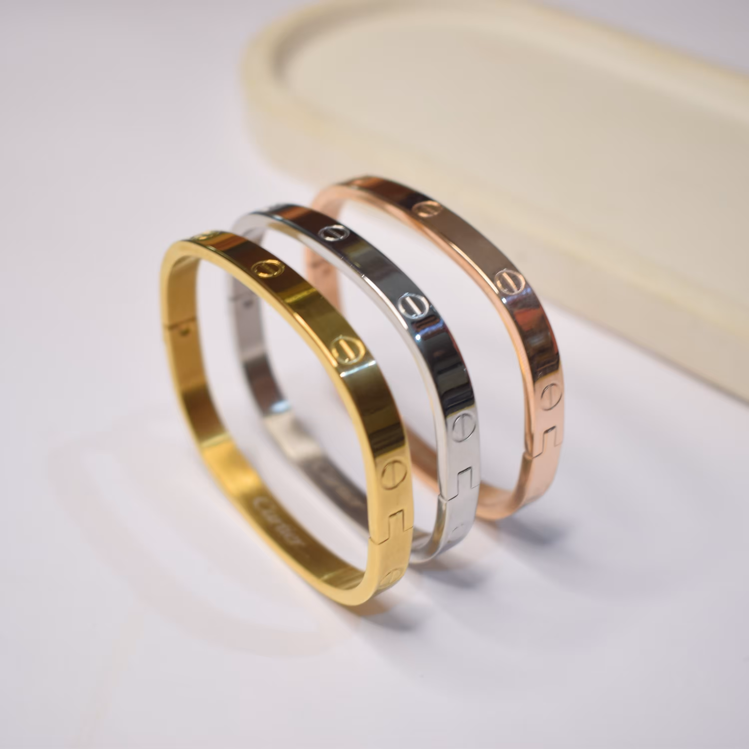 دستبند النگویی