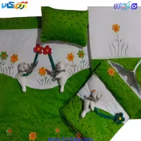 سرویس خواب نوزادی 4 تکه مخمل طرح دار و برجسته طرح خرسی وگل