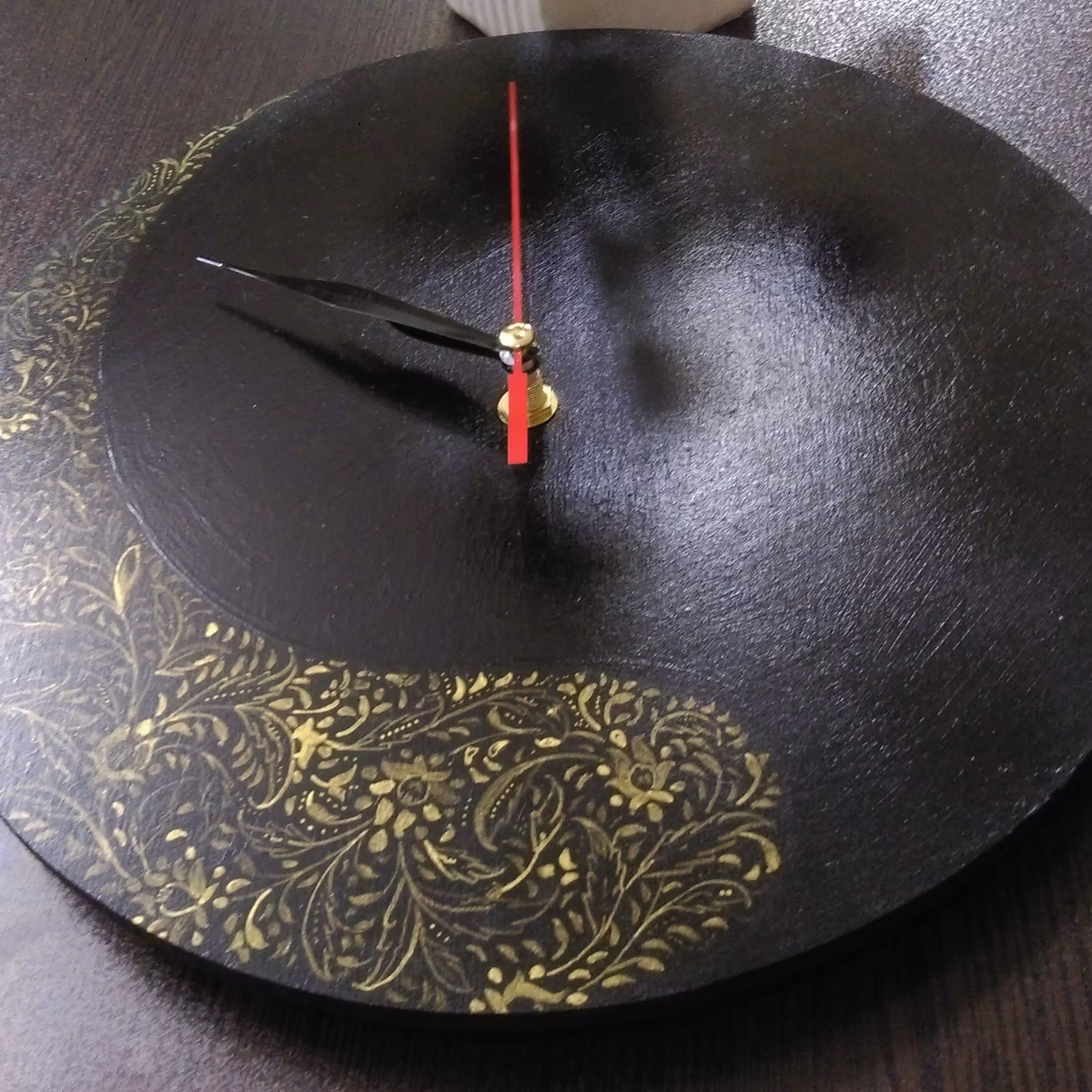 ساعت چوبی و تذهیب