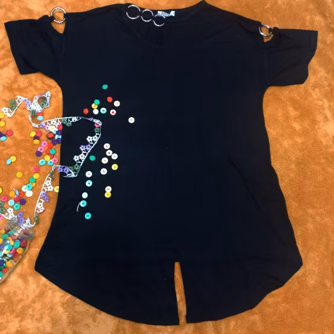 بلوز   زنانه سایز فری سایز تا 46  جنس ویسکوز اعلا  ا