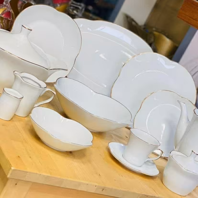 سرویس لب طلا 30 پارچه اسپرینگ جدید (پس کرایه)