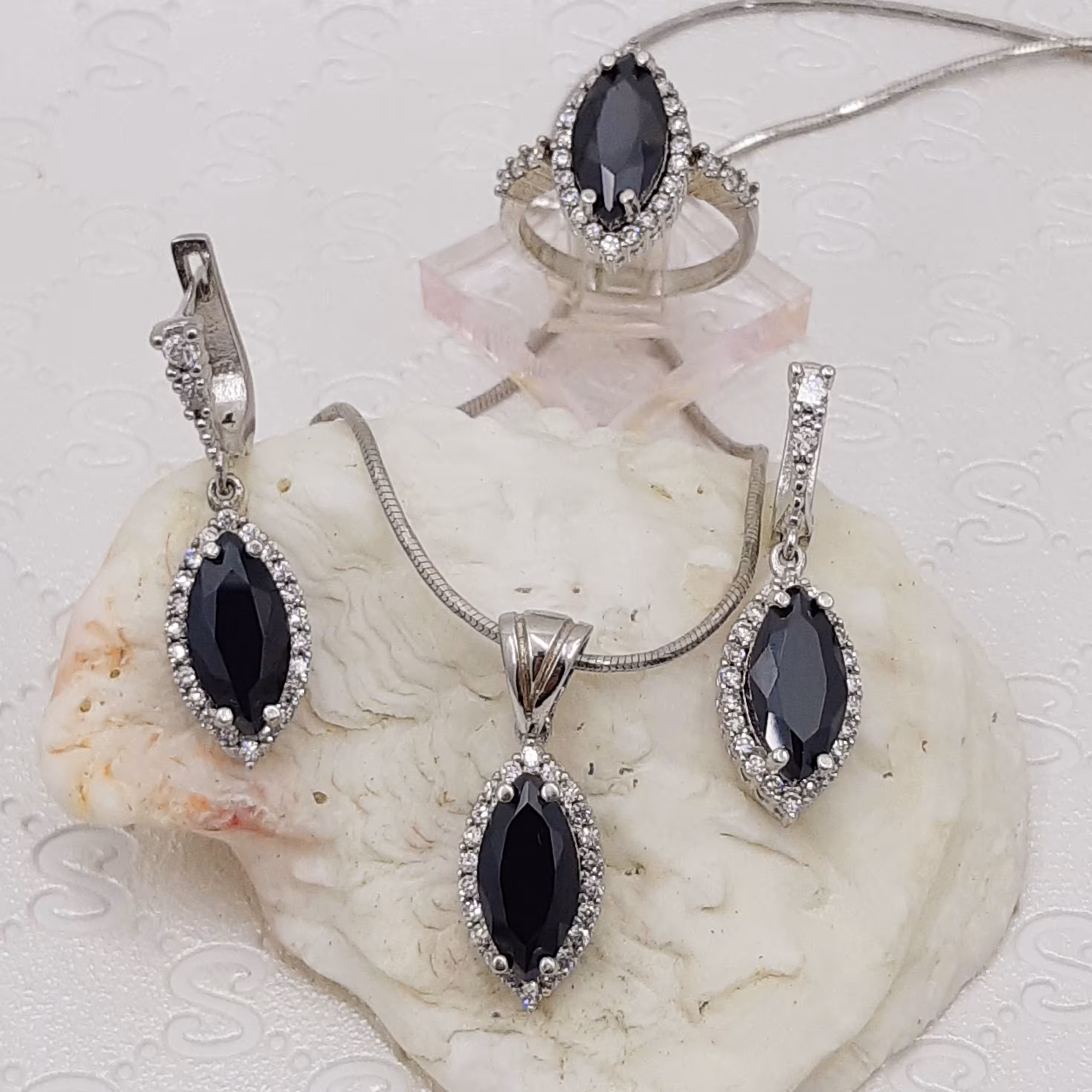 نیم ست نقره خارجی سنگ بلک کوارتز با ابکاری طلا سفید