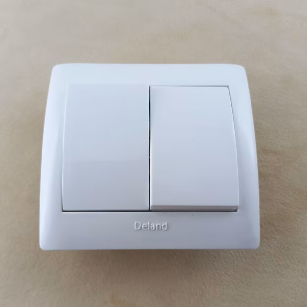 کلید دوپل برند دلند مدل آریا رنگ سفید