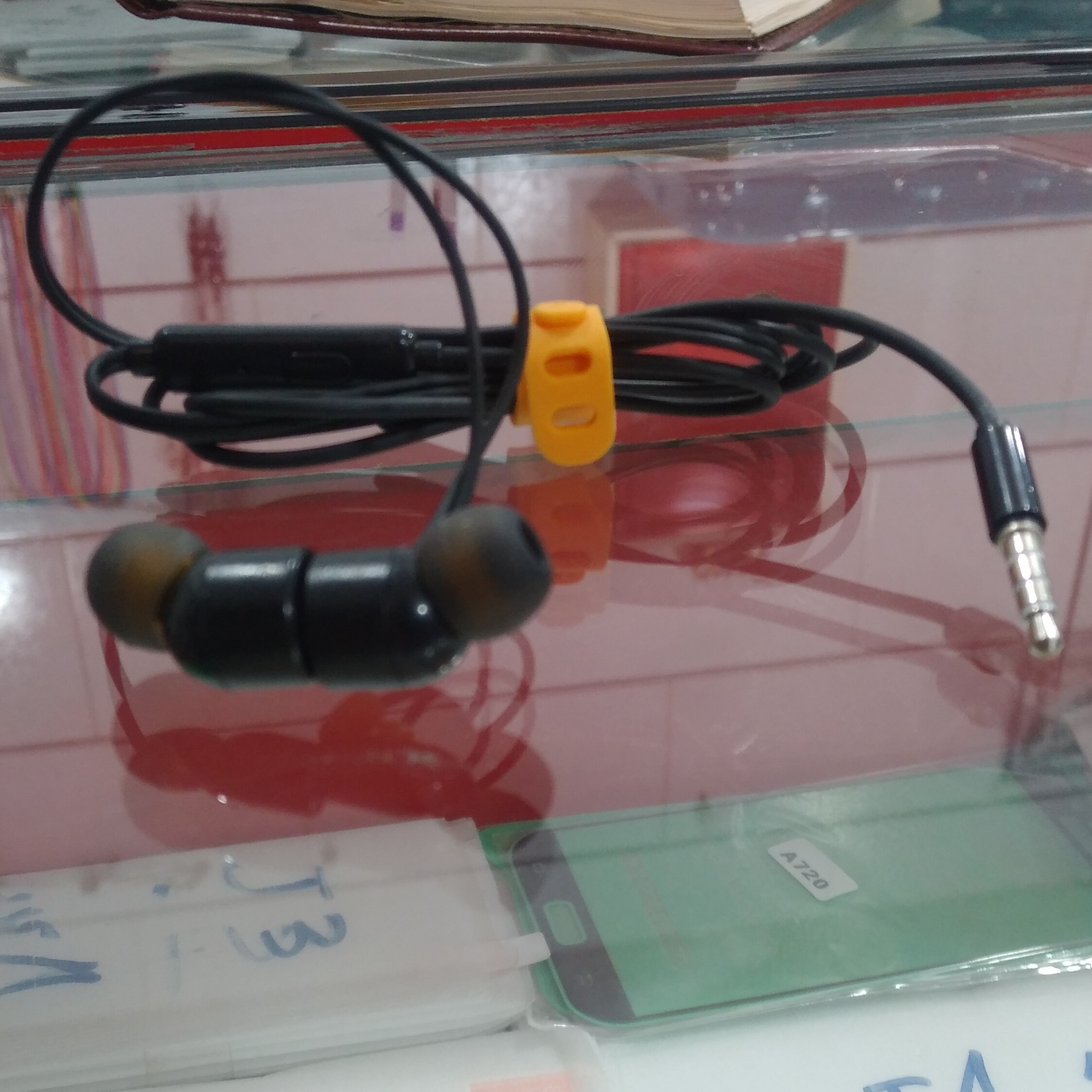 هندزفری R20