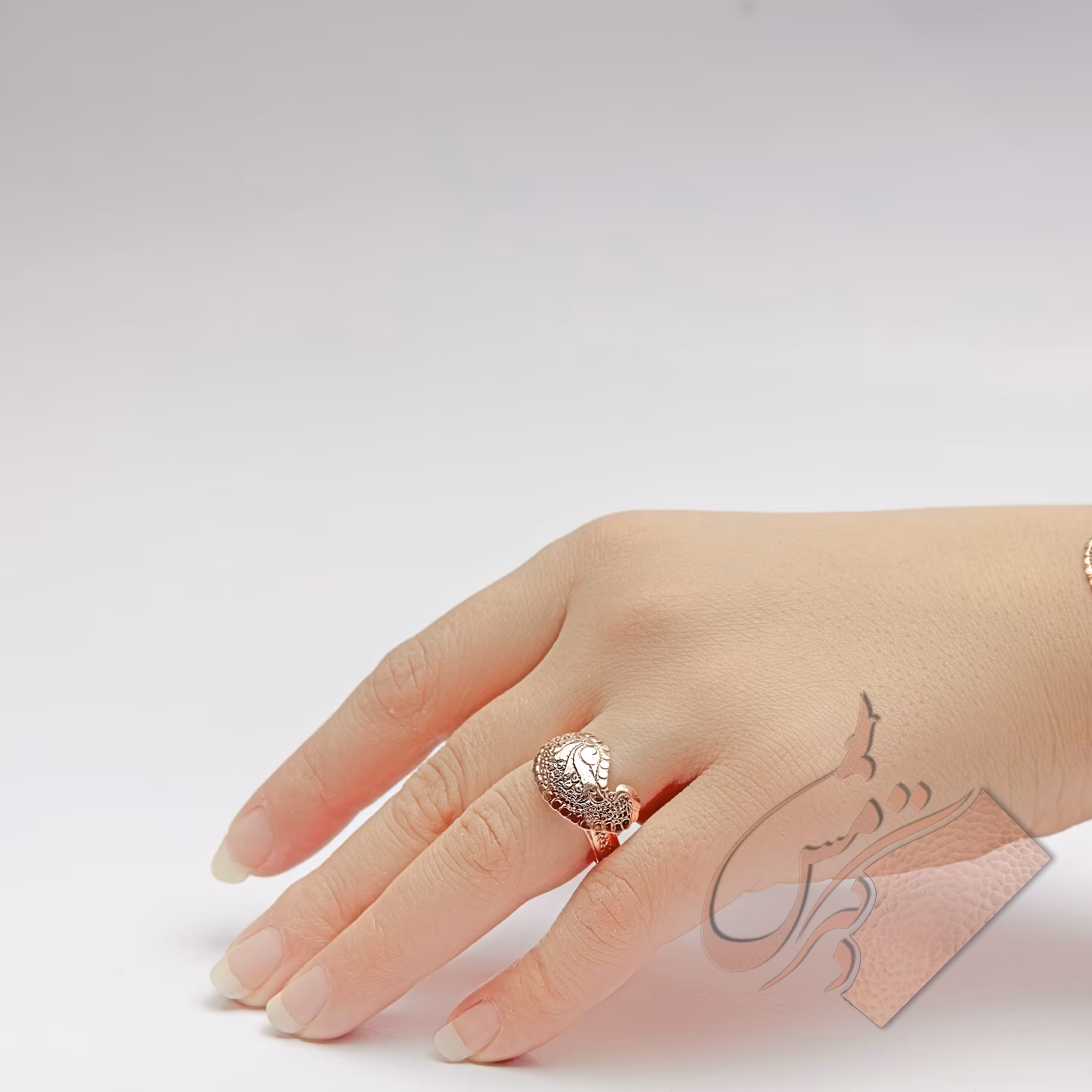 انگشتر مسی قلمزنی طرح ترمه