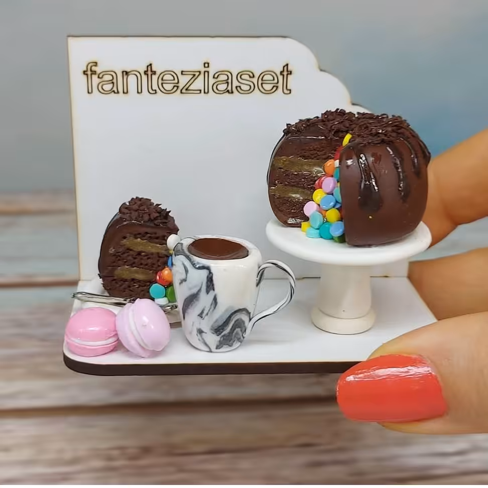  استند ایستاده  کیک اسمارتیزی  مگنت خاص بازی با باربی    مینیاتوری جهیزیه  هدیه دخترانه  گیفت  هنردست صنایع دستی