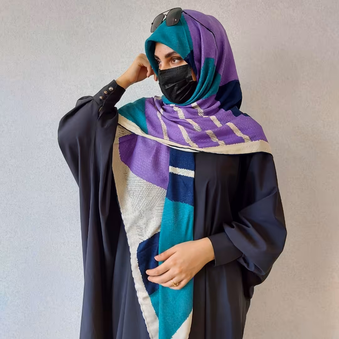 روسری نخی بنفش. مناسب بهار و تابستان