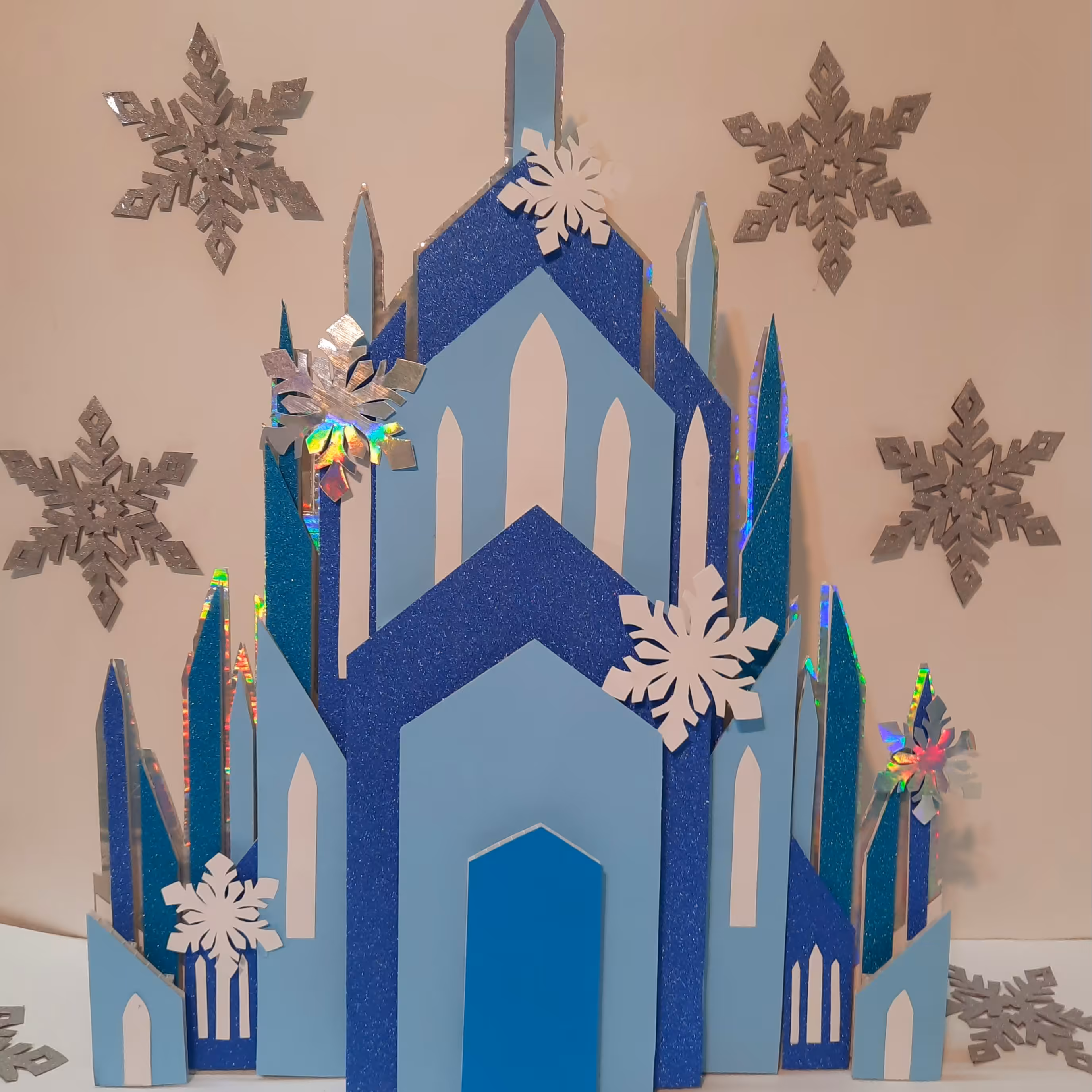 استند تم تولد قصر تمام اکلیلی تم دخترانه السا و آنا 50cm