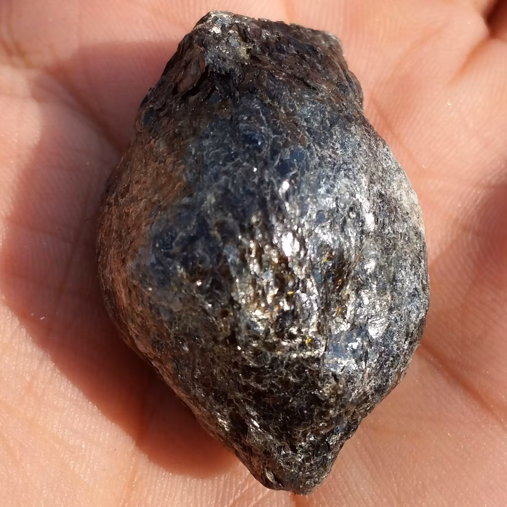 سنگ راف خام  وارداتی گارنت جواهراتی محشر 100 در 100 طبیعی شاااهکار خلقت خارق العاده