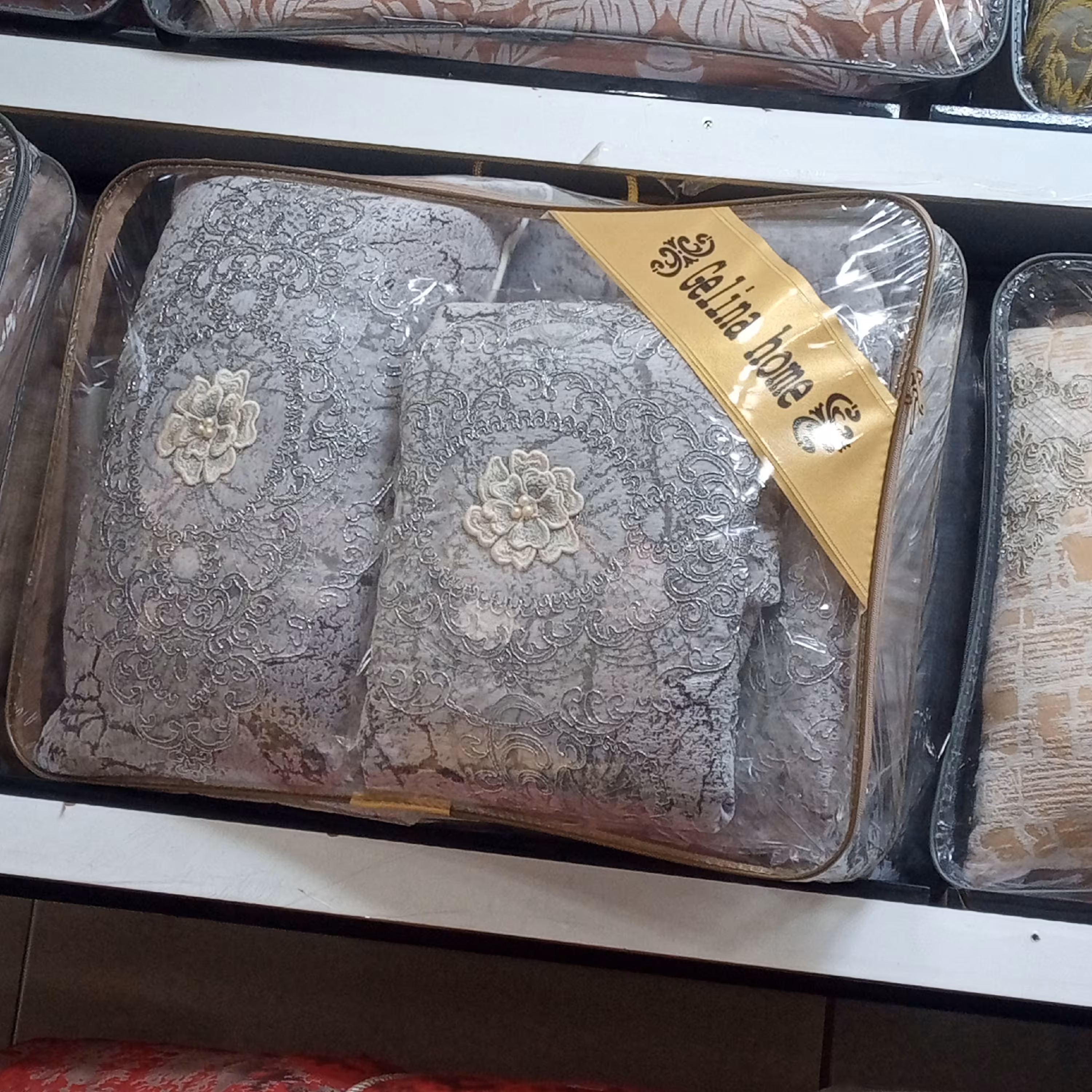 روتختی مخمل پنلی ترک دونفره درجه یک 8 تیکه دانتل دار کیفیت فوق العاده طرح ماربل سنگی