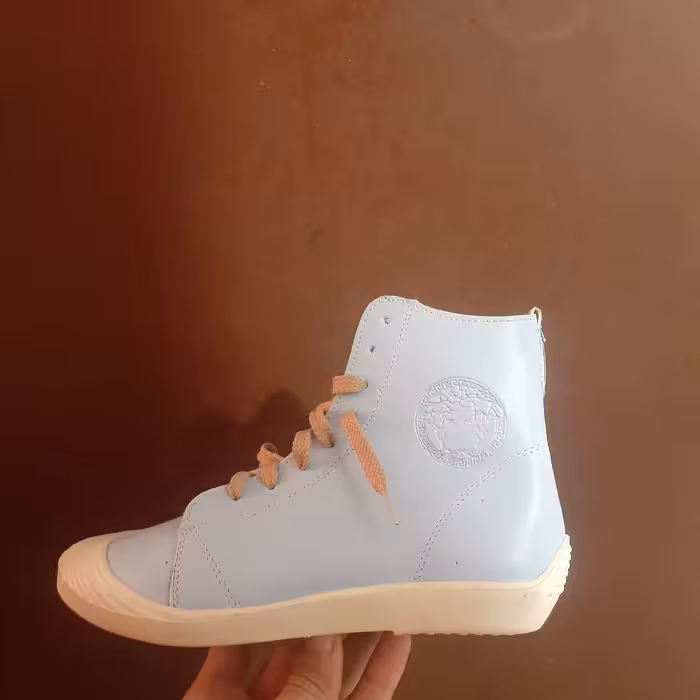 نیم بوت زنانه چرم بسیار زیبا و طرح جدید مد روز  در رنگ های مختلف 