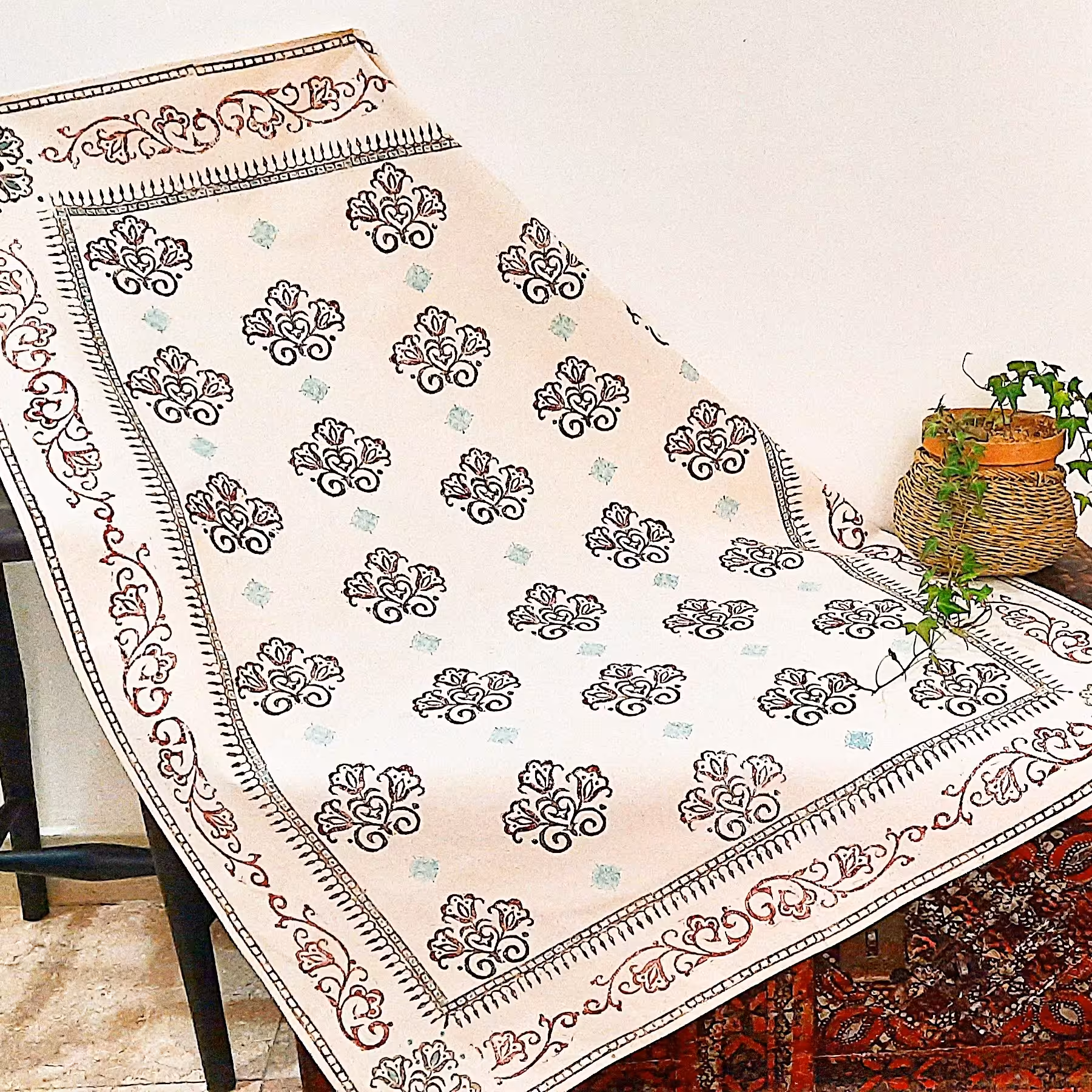 رومیزی چاپ طرح قلم کار