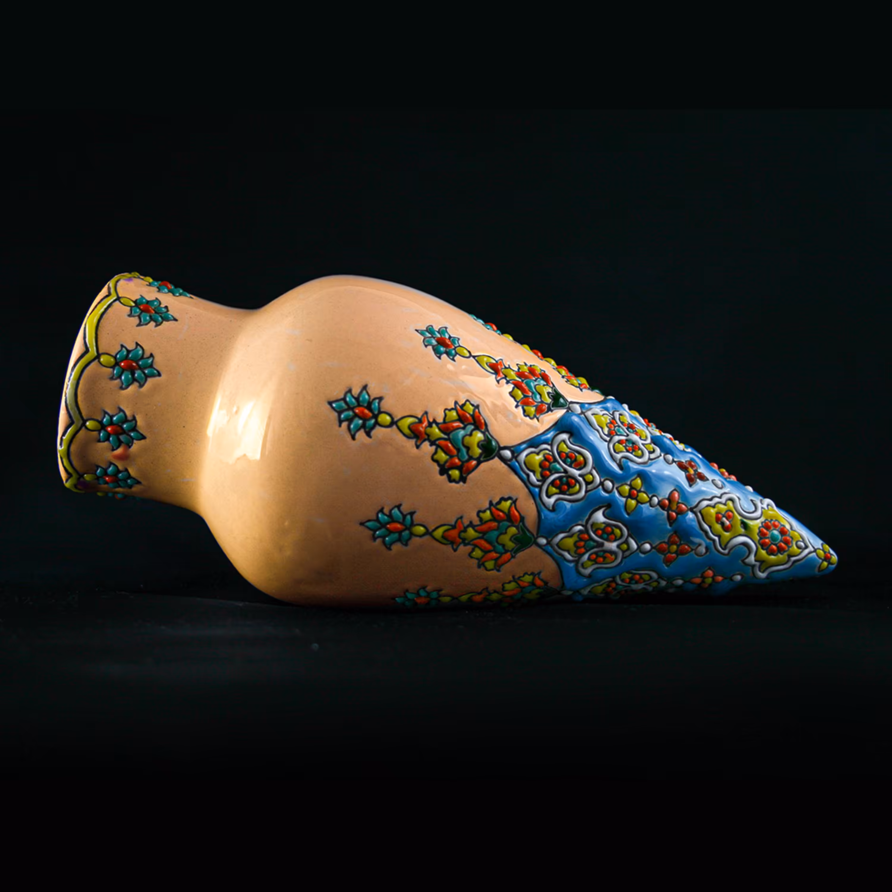 گلدان قیفی بزرگ میناکاری با آویز کنفی