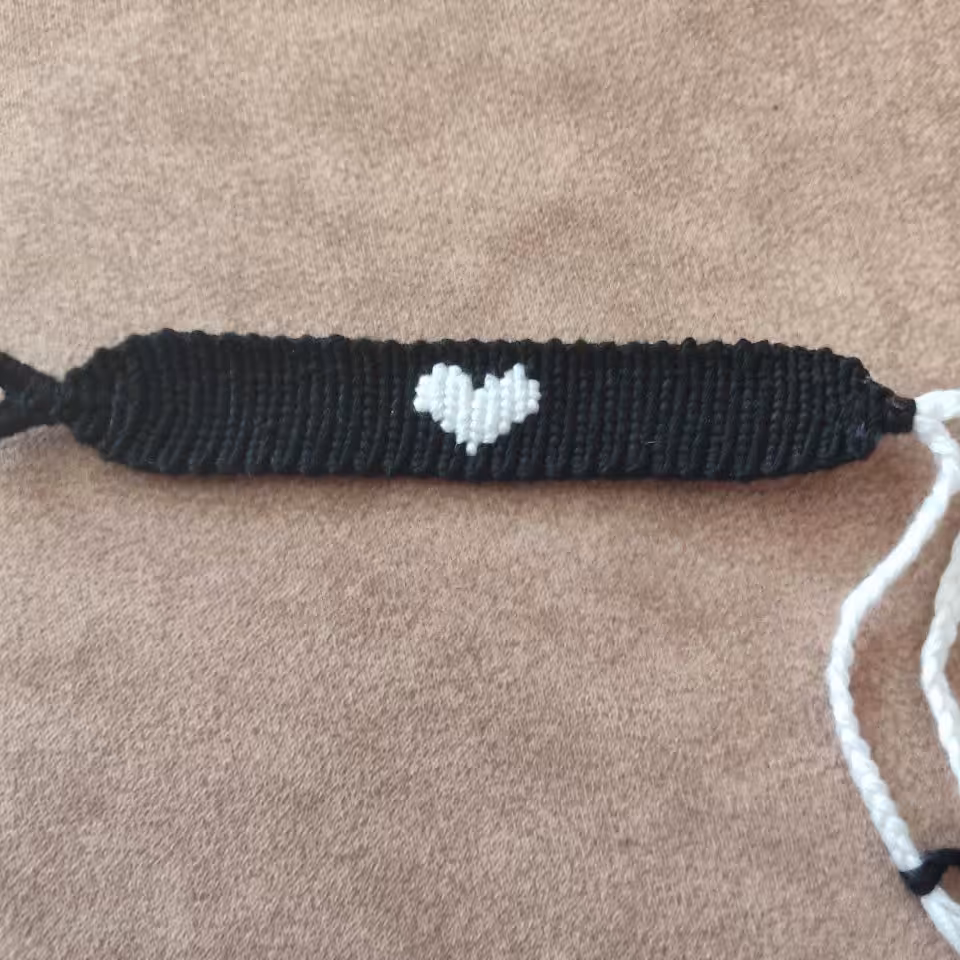 دستبند آلفا بافی طرح قلب