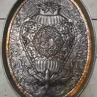 سینی بادامی قلمزنی شده مسی با روکش قلع  و طرح گلدان