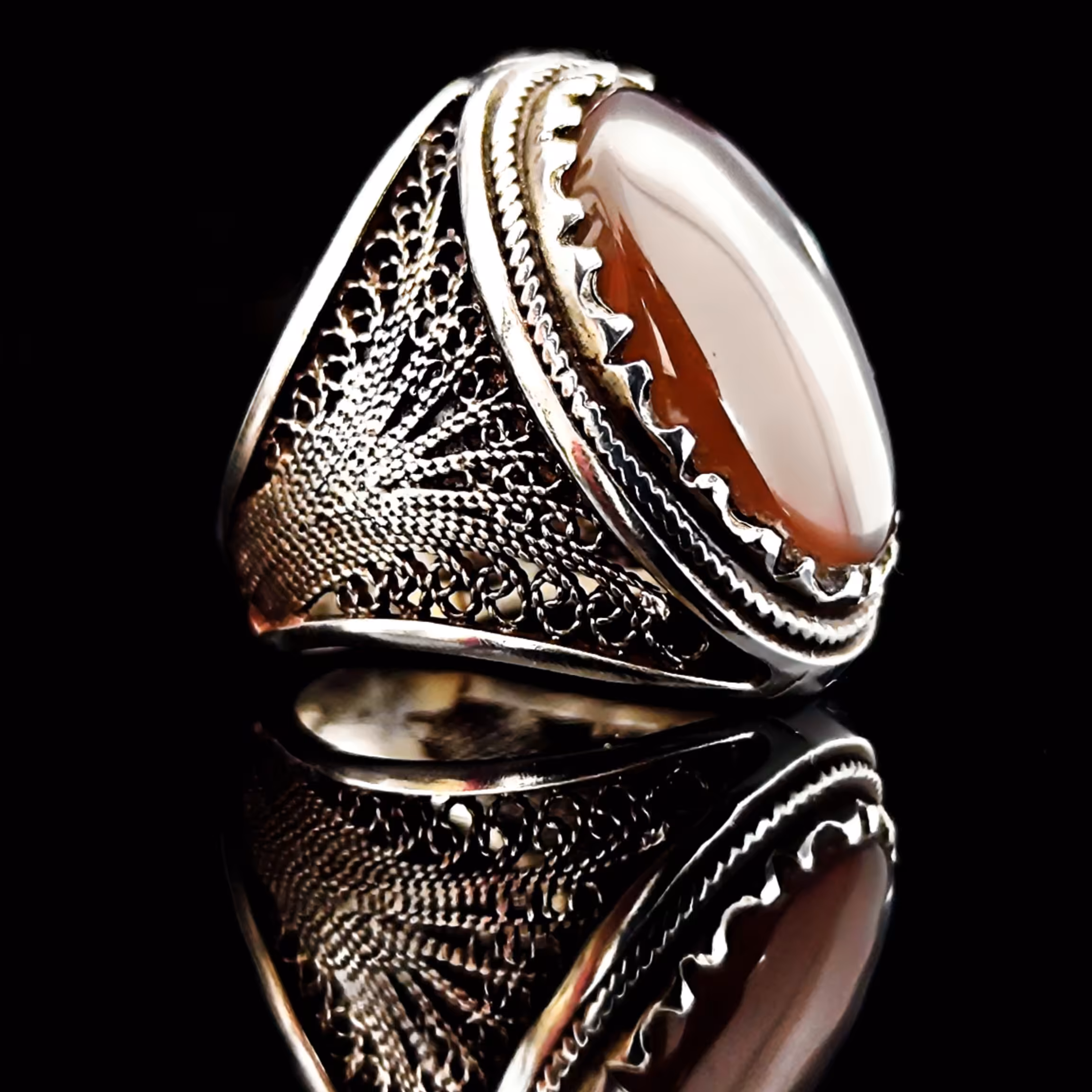 انگشترنقره
رکاب نقره عیار 925 و سنگ عقیق
همراه با ضمانت فاکتور