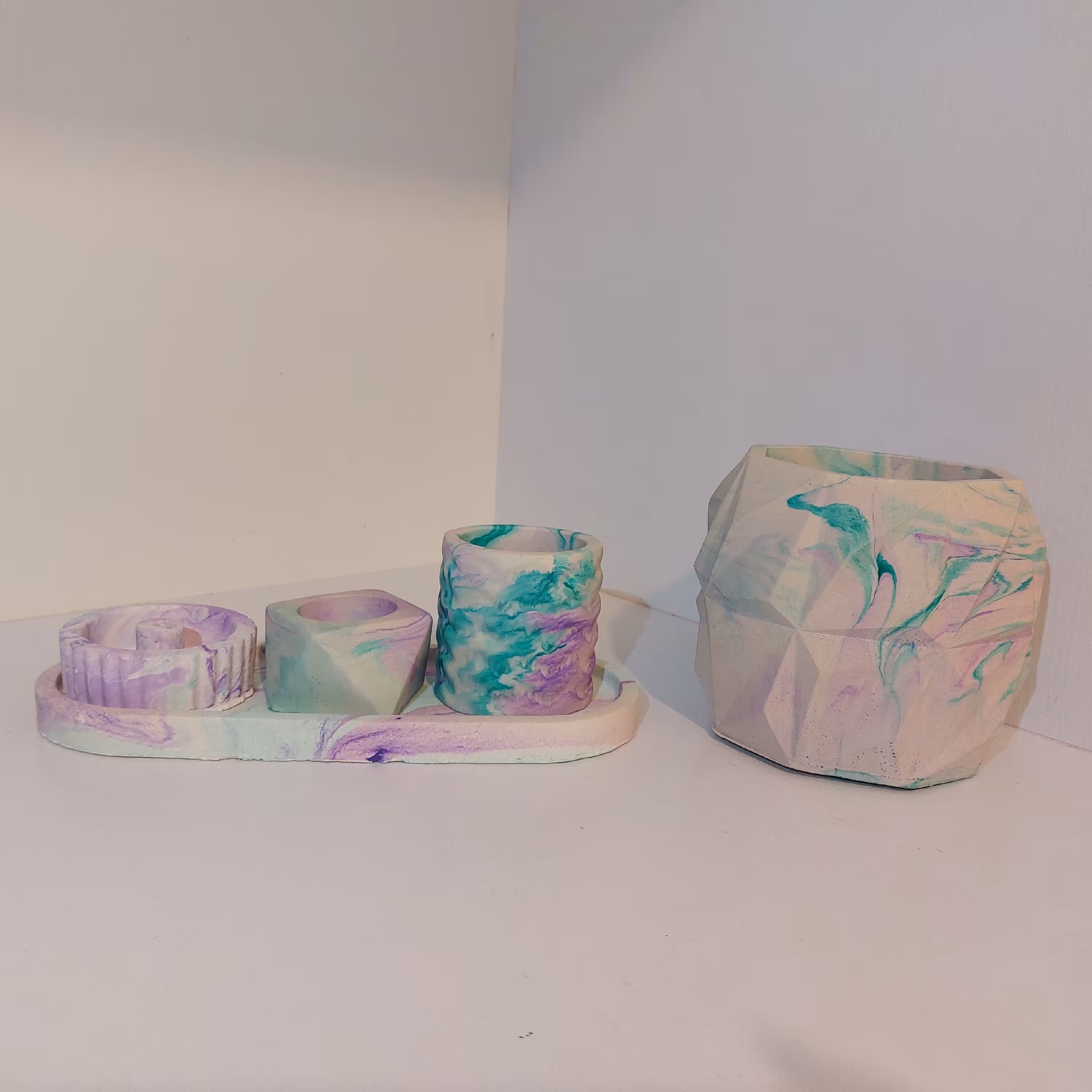 ست جاشمعی و سینی به همراه گلدان(کد105)