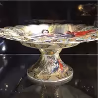 شیرینی خوری پایه دار  لیلی مجنون طلاکوب انیل با جعبه کادویی جهزیه پسکرایه 