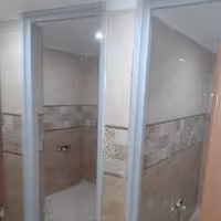 چهارچوبهای  اتاقی داخل ساختمان از جنس پی وی سی ضد آب و ضد رسوب.پس کرایه میشه .بوسیله وانت یا خاور ارسال میشه