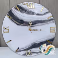 ساعت رزینی قطر 50  طرح و ر نگ و سایز  بستگی به دکوراسیون منزل شما قابل تغییر هست .