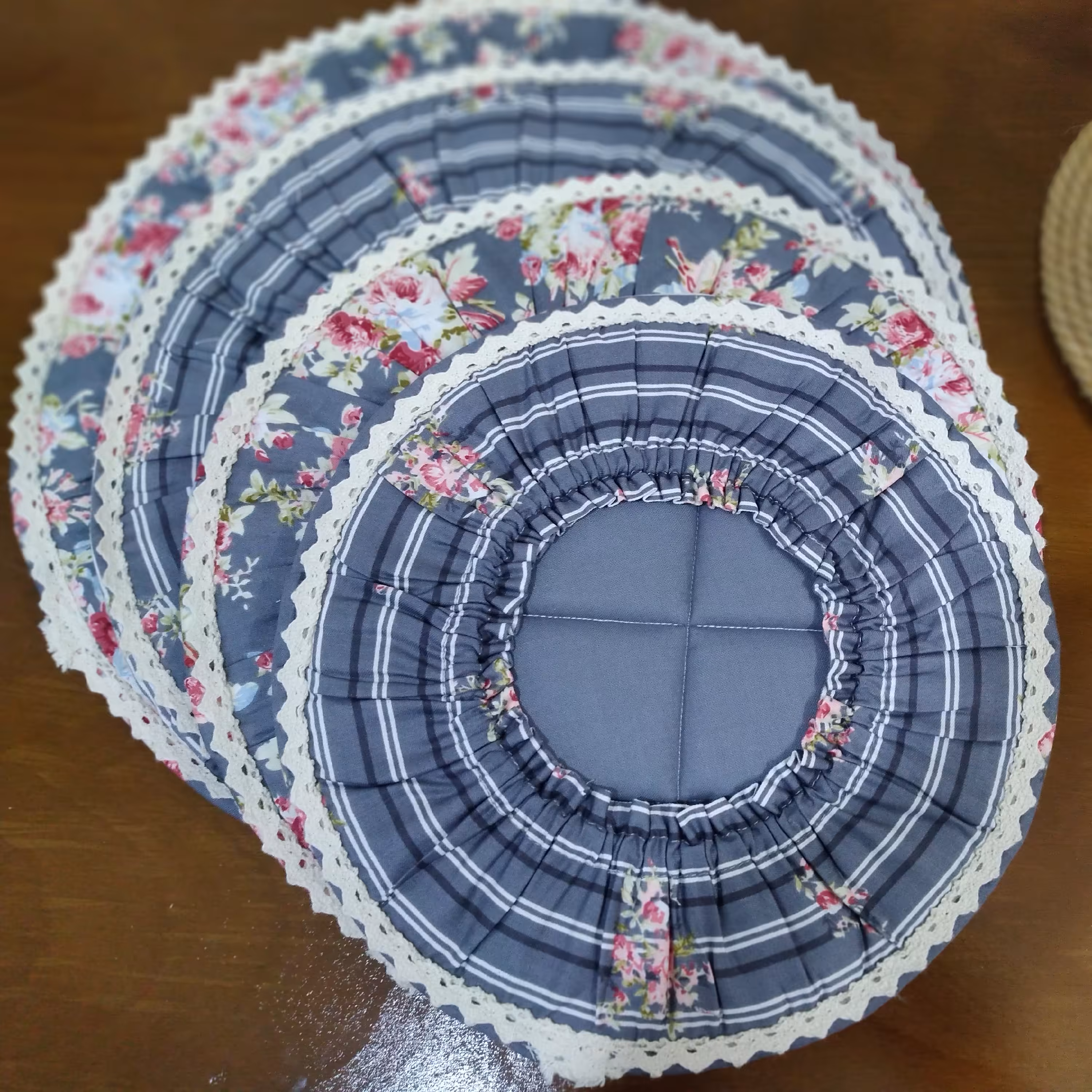 دمکنی طوسی در سه سایز