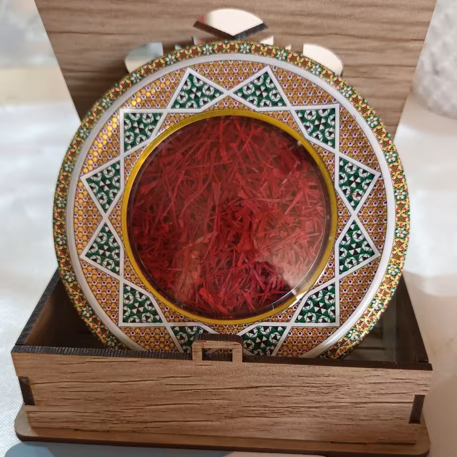 4 گرم زعفران ارگانیک سوپر نگین  قلم درشت درجه یک صادراتی در ظرف خاتم و باکس چوبی