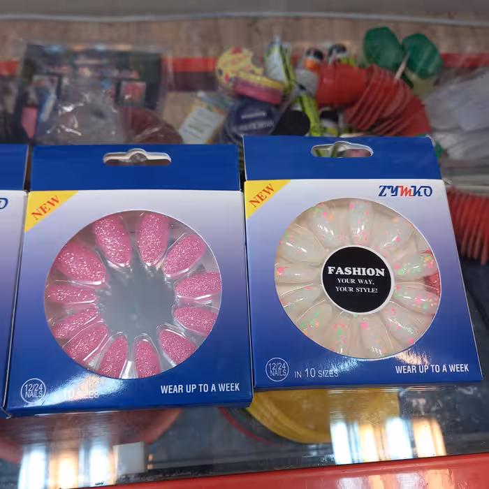 ناخن 12 عددی شنی کله قندی با چسب زیمکو