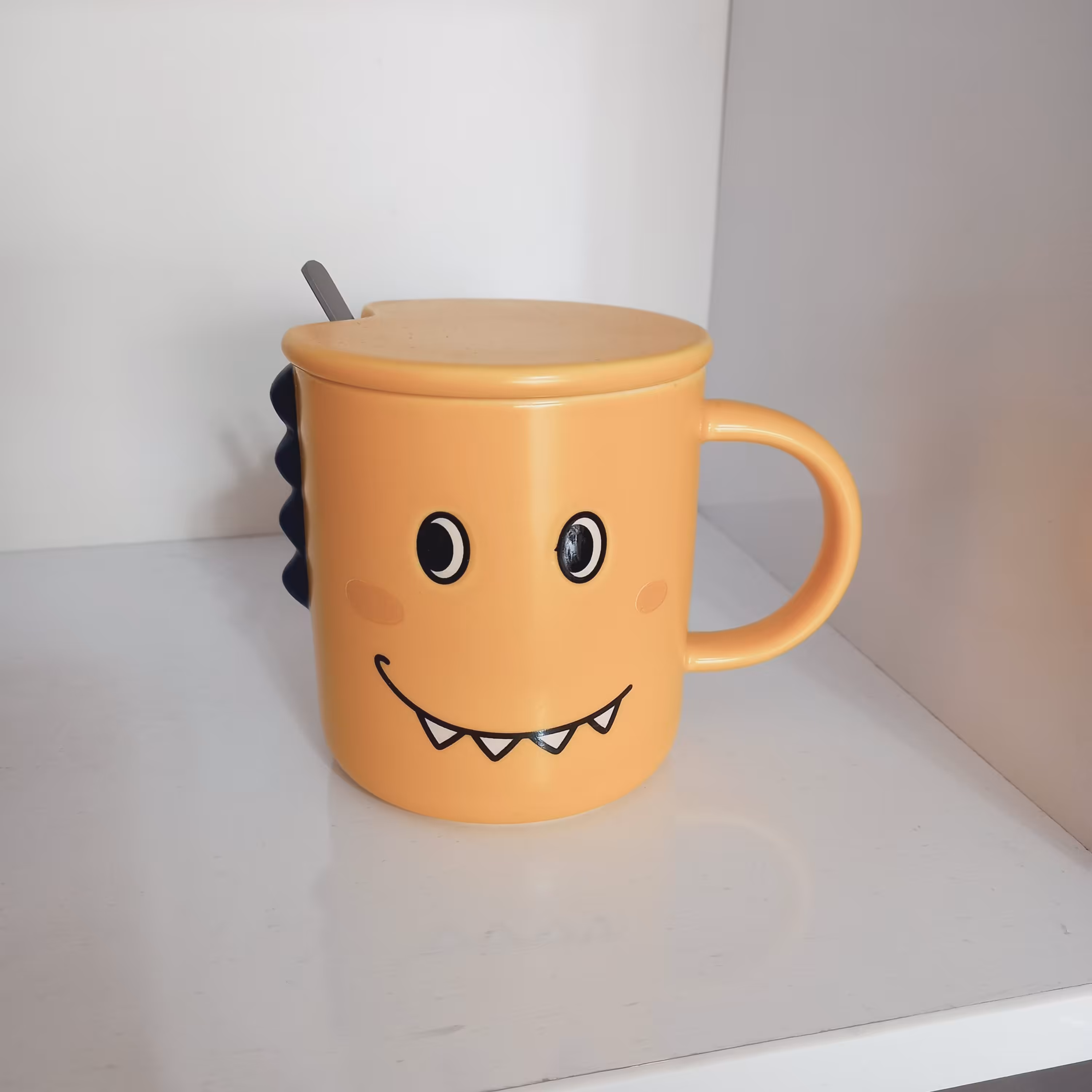 ماگ  لیوان دایناسور فقط صورتی  درب و قاشق دار رنگی بغل موج