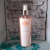 بادی اسپلش لا ویه است بله  ziven la vie est belle body splash. ماندگاری چند روزه. بسیار خوشبو. فاقد بوی الکل.