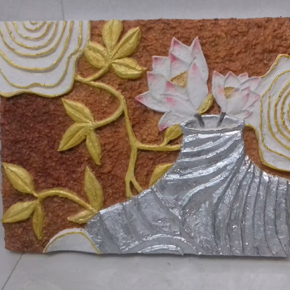 تابلو برجسته گلدان نیلوفر